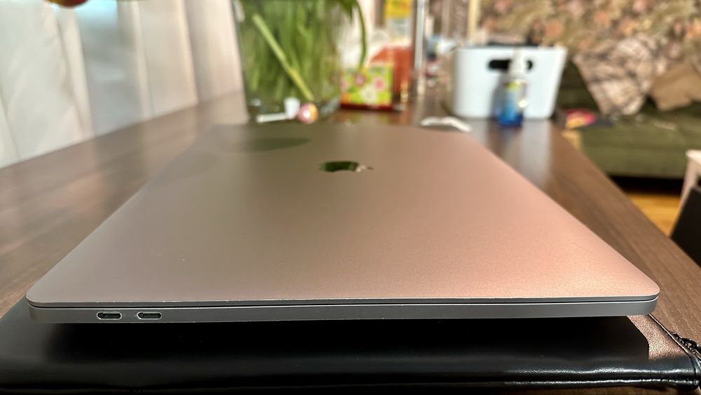 Macbook Pro 16 inch 2019 512 GB touchbar Impecabil