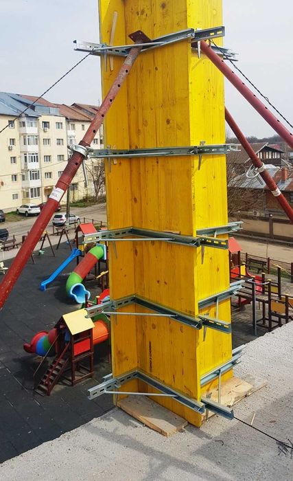 Cravate zincate stalp, coltare stalp