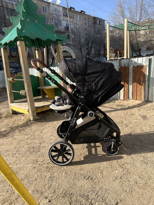 Коляска TOMIX хорошего качества 2в1