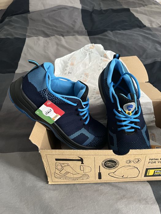 Papuci de lucru (bombeu)