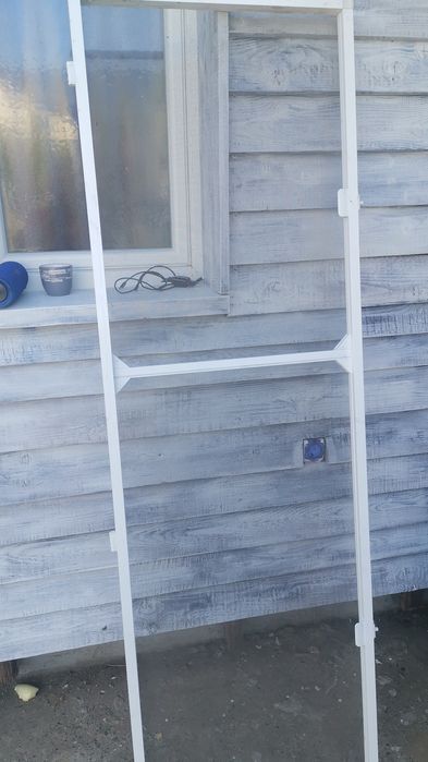 Vând plasa de insecte