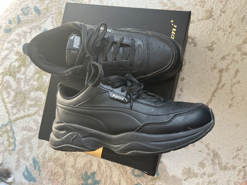 Продам обувь кроссы