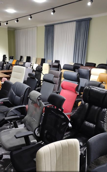 Офисные кресля в ассортименте