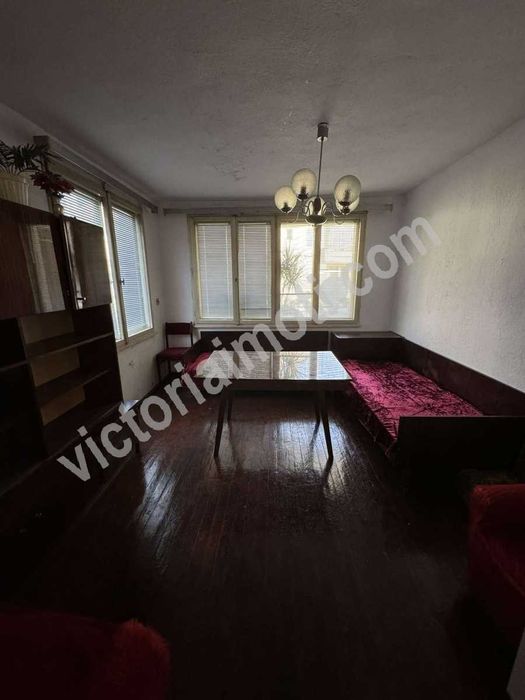 Продава се Къща в Дебелец - 170 кв.м за 912 €/кв.м - Снимка #3