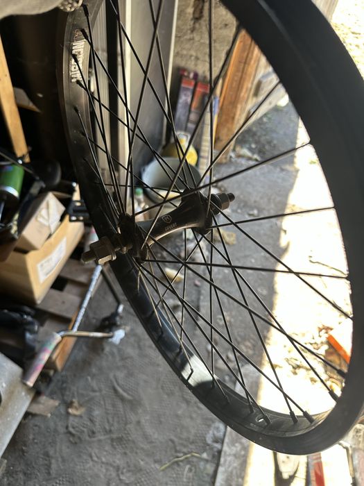 Продам колесо bmx переднее