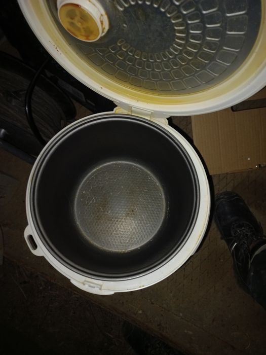 Продается мультиварка Redmond RMC-M166