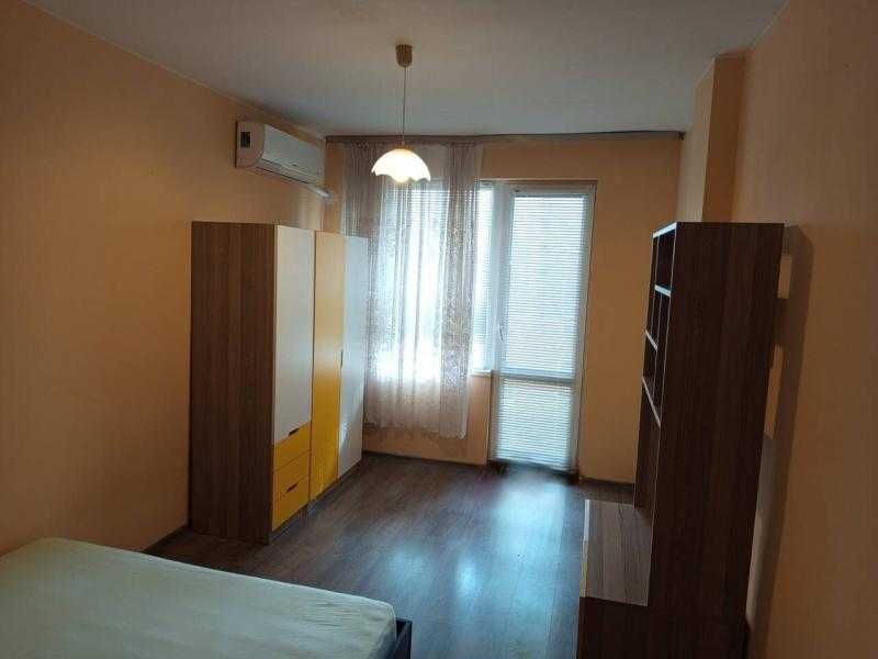 Дава се под наем Двустаен апартамент в Бургас, Славейков - 75 кв.м за 408 € - Снимка #4