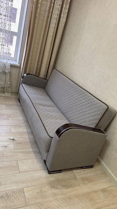 Диван в отличном состояний