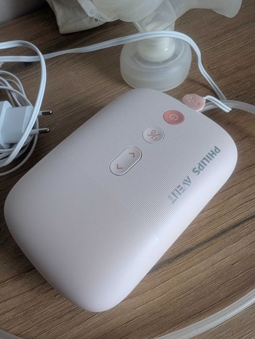 Помпа и комплект аксесоари за кърмене