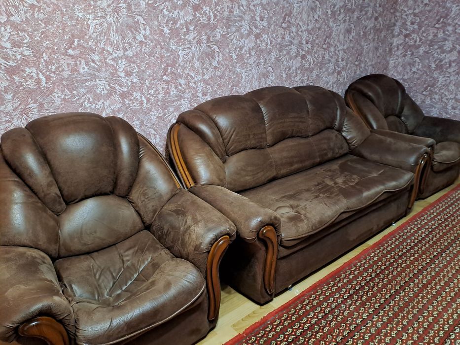 Диван и два кресла