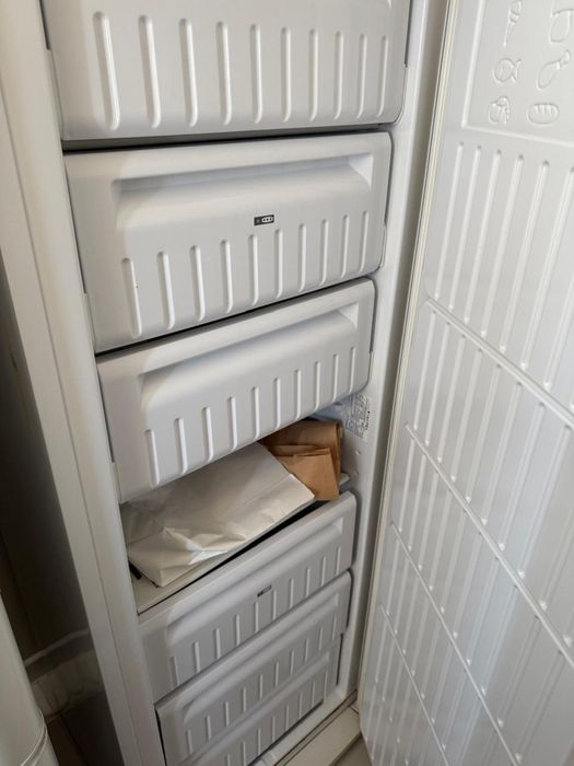 Продается морозильник Индезит