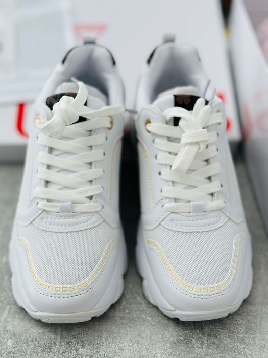 Adidași Guess noi cu chitanță, mărimea 37.