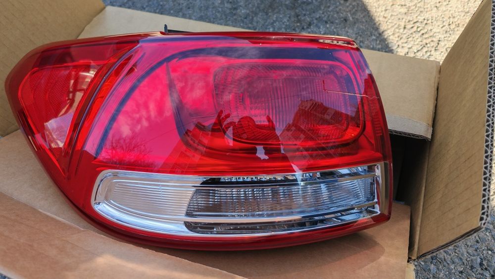 Заден ляв външен стоп за Киа Соренто 206-2020