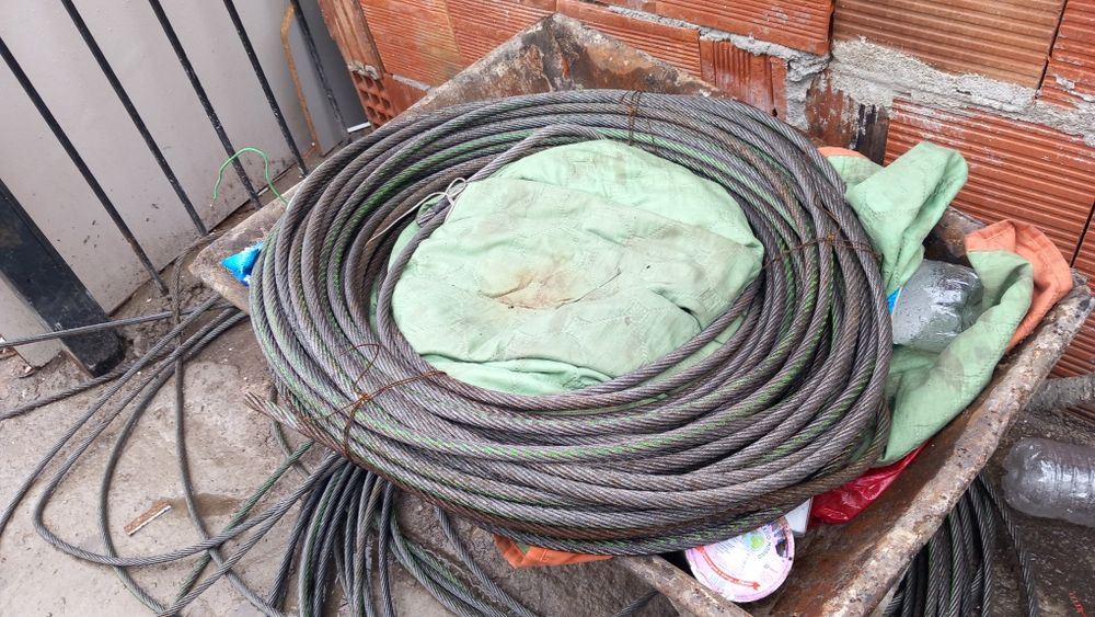 Прдавам два броя важута почти нови. Да двата броя 70евро