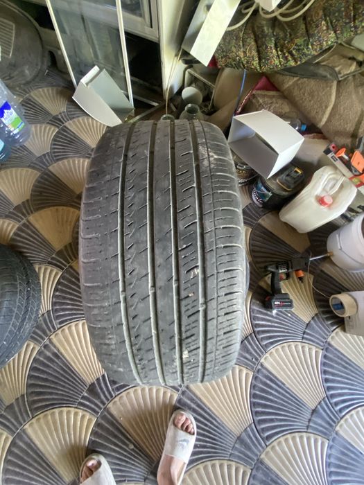 Продам автомобильные шины 245/40 R19