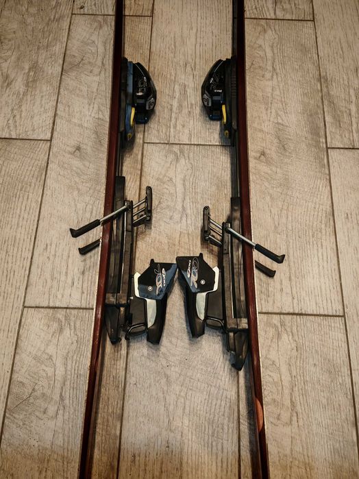 Skiuri Salomon 170 cm cu legaturi