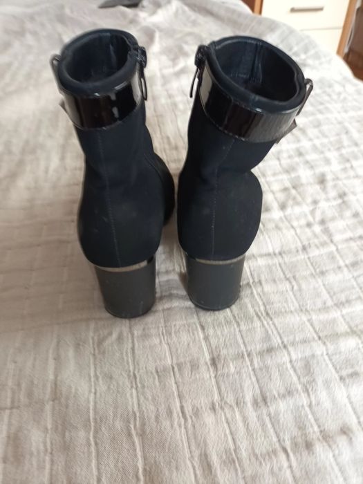 Ботуши,боти и обувки номер 37