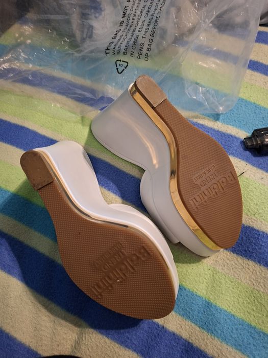 Обувки малко носени