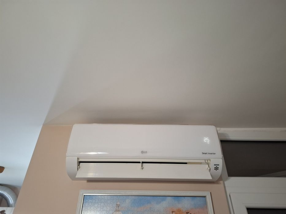 Климатик LG D12RN