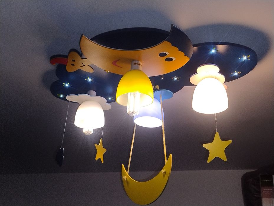 Lustra camera copii