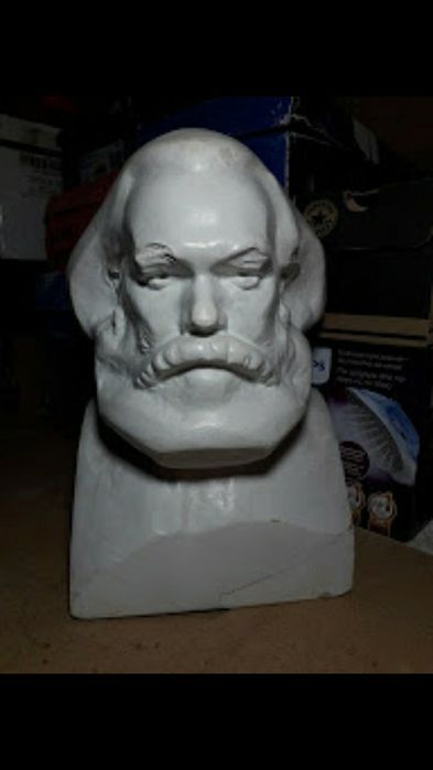 Скульптура старая.