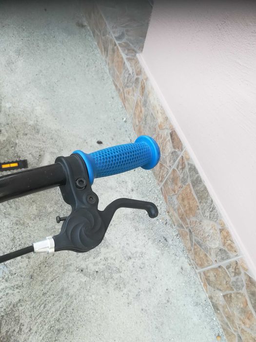 Продавам две детски колела 12 и 20 цола