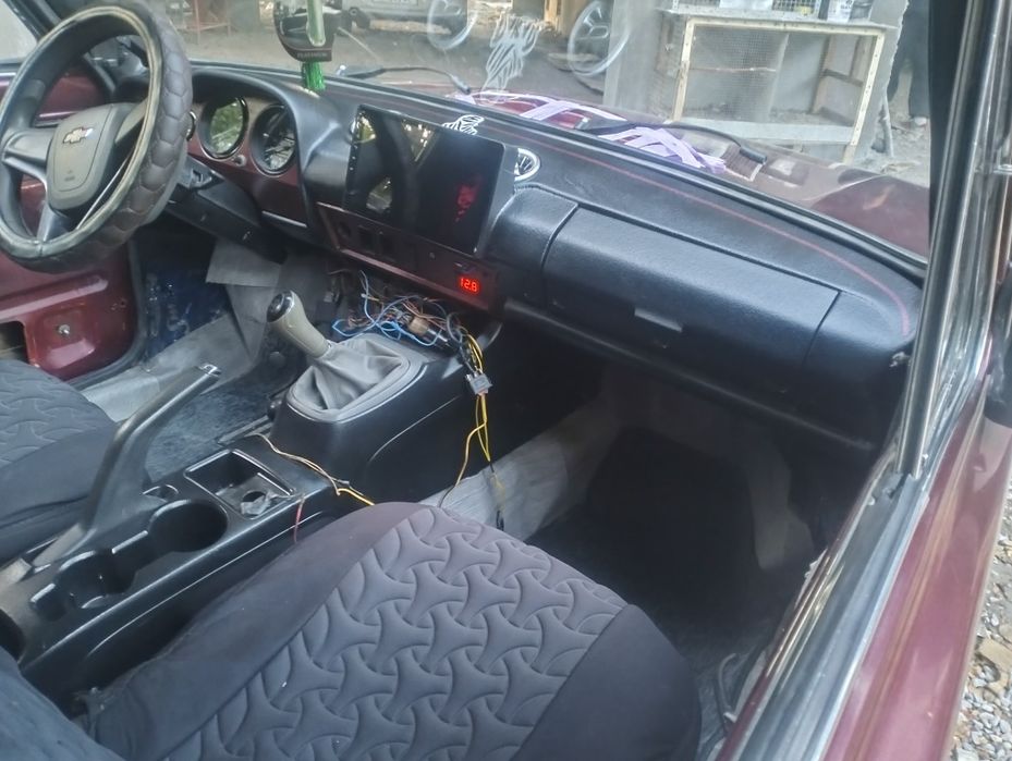 Срочно продается нива .