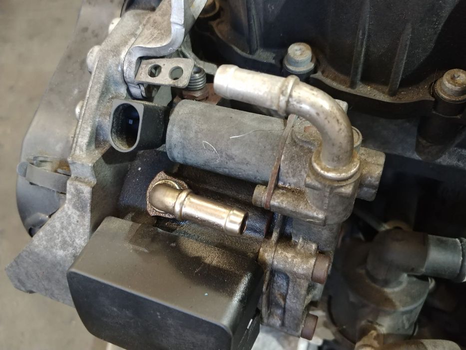 pompa inalta 1.6 tdi cay skoda fabia vw polo 6r  caddy 3 golf 6 audi a3 8p1 seat altea 5p 03l130755e