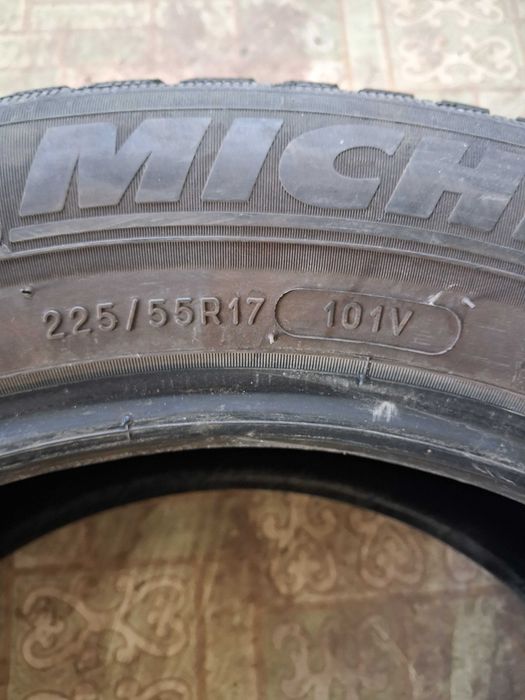 Michelin 225/55R17 Alpin 5