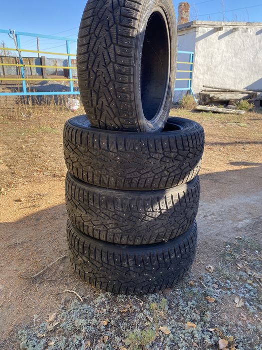 Шины зимние 215/55 R17