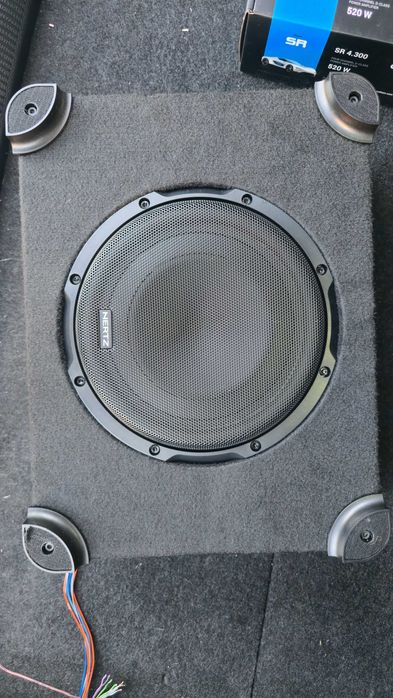 Subwoofer activ auto