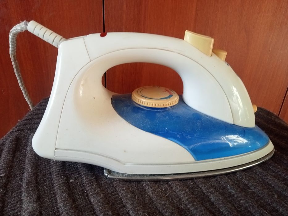 Продам утюг в рабочем состоянии