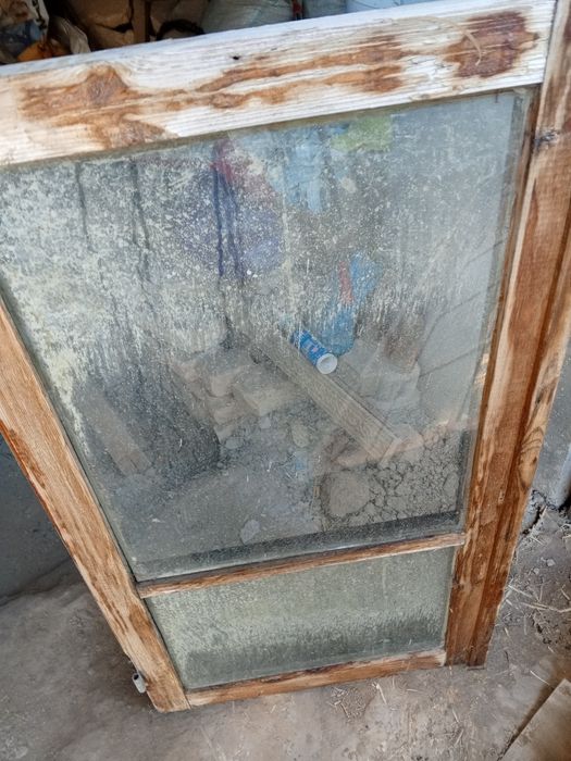 Taxtadan eshik romlar