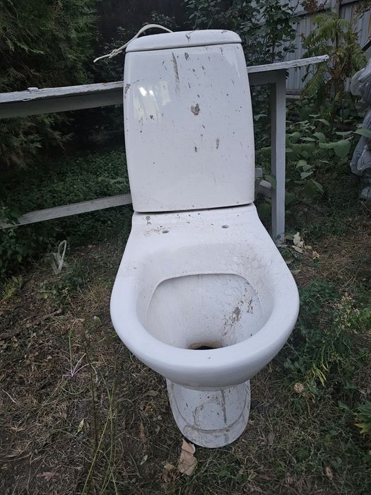 Продам срочно унитаз