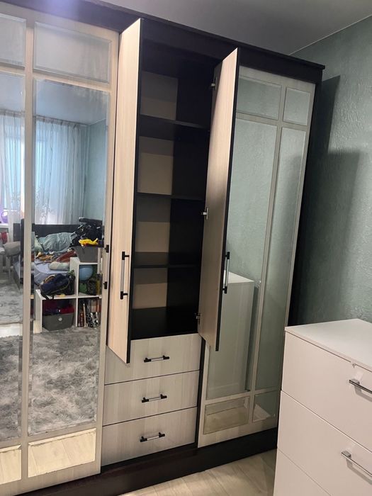 Продам шкаф срочно