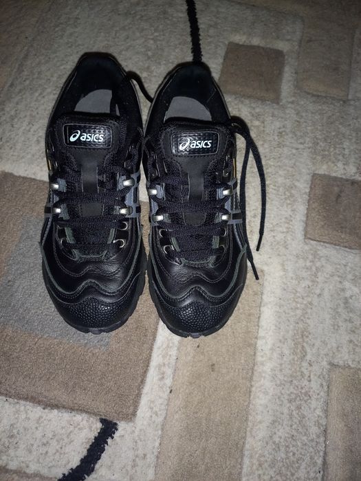 Adidasi Asics dama