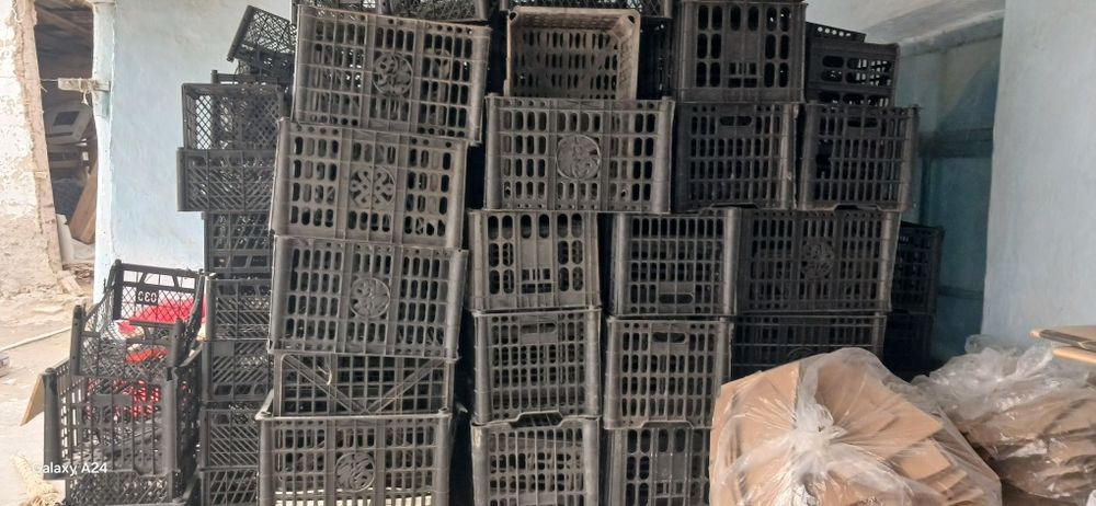 Яшик сотилади  катта кичик бор