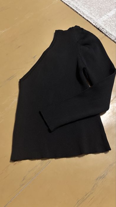 Продам вещи по 2000 кофты, пиджак, шуба, бомпер