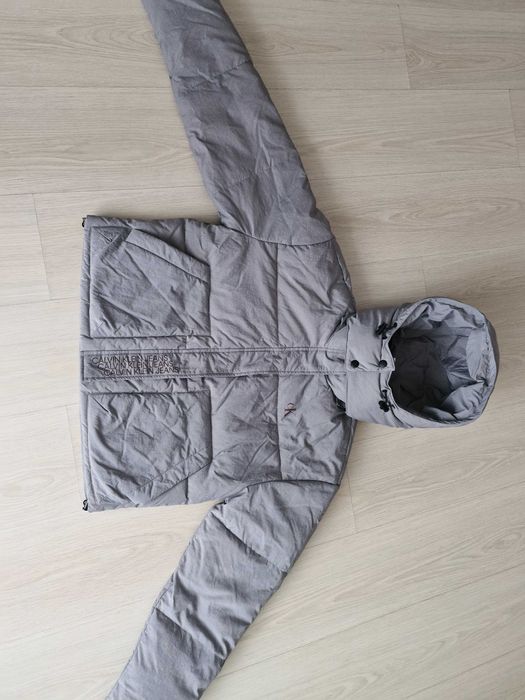 geacă cu puf nouă Calvin Klein pentru femei