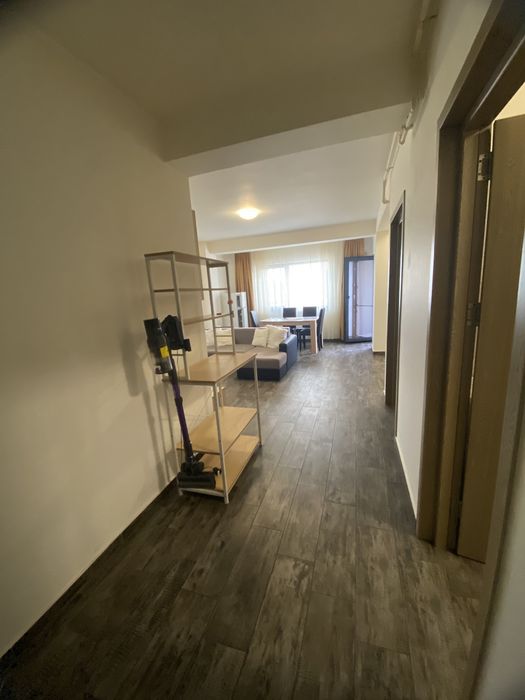 Inchiriez apartament