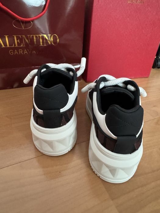 Обувки Valentino