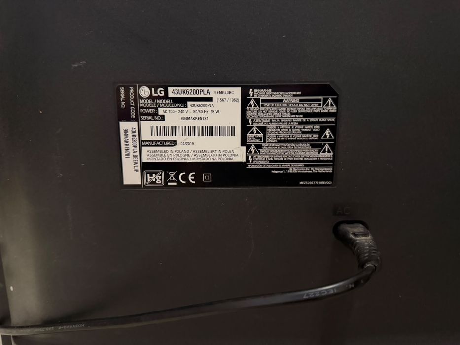 TV LG Smart - Fara probleme - ( include suport perete )