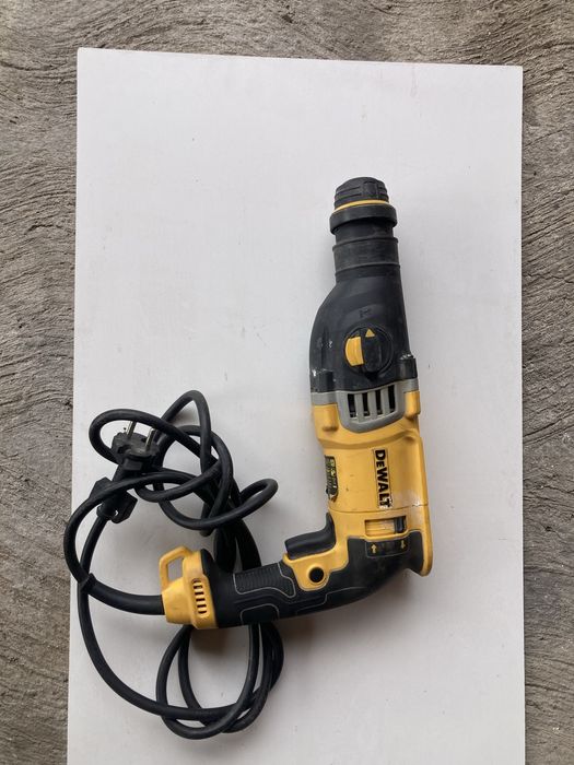 Rotopercutor Dewalt D25143k 900w cu Defect