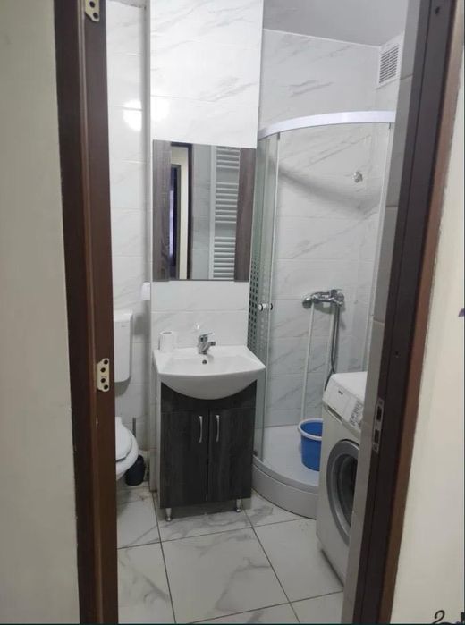 Apartament 3 camere de vanzare