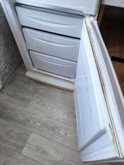 Холодильник STINOL