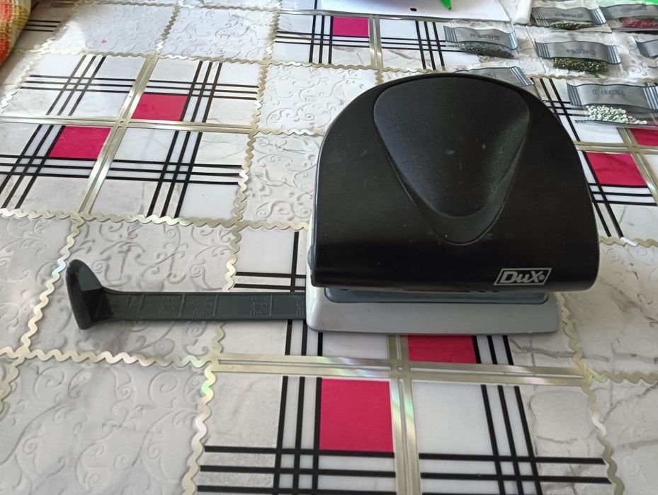 Дырокол для бумаги