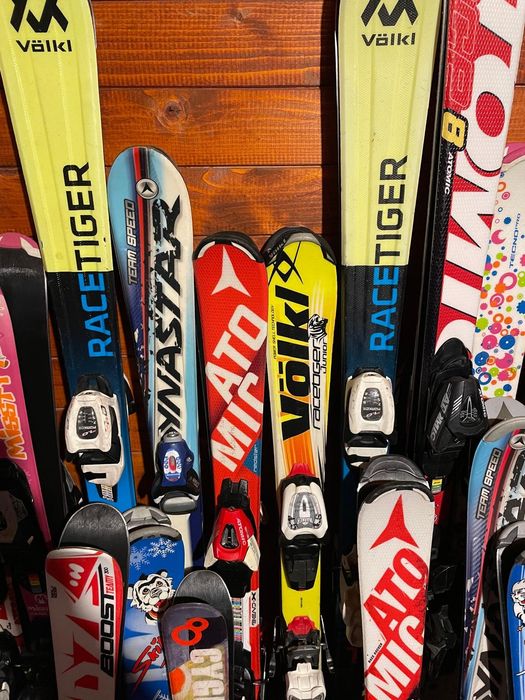 schiuri  copii adulti skiuri ski incepatori  intermediari