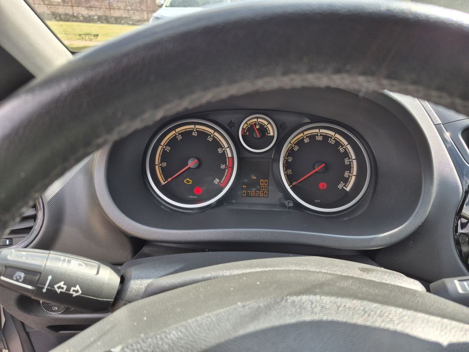 Opel Corsa D 1.2 benzină