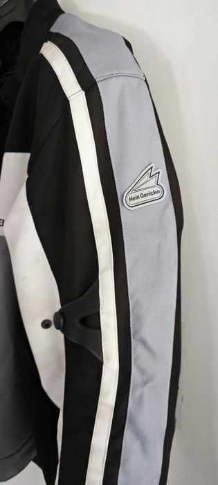 Продавам мото екипировка