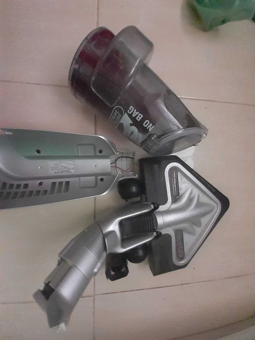 Aspirator vertical Rowenta defect